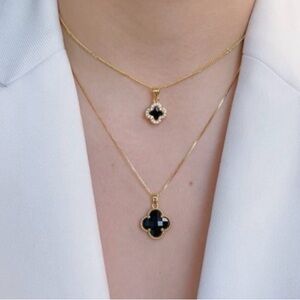 Elegant Gold and Black Pendant Necklace Set